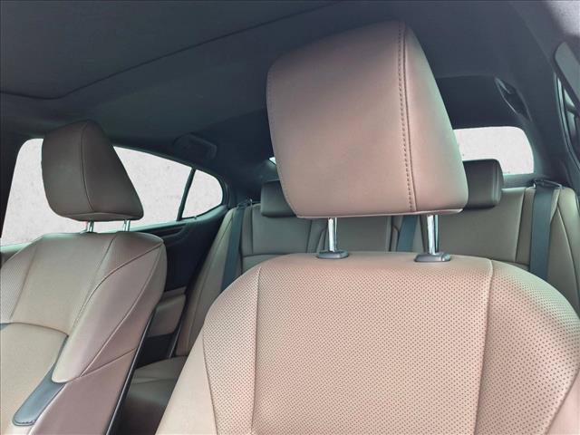 Lexus ES 2023