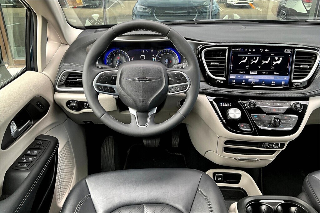 Chrysler Pacifica 2024