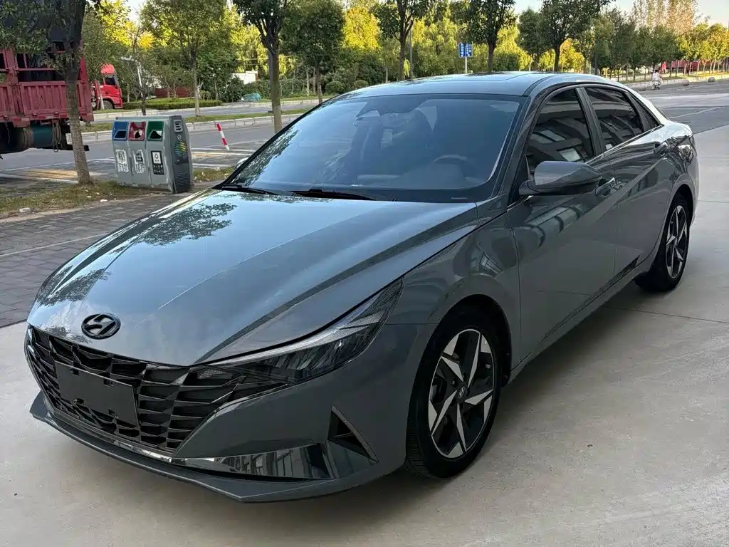 Hyundai Elantra 2023