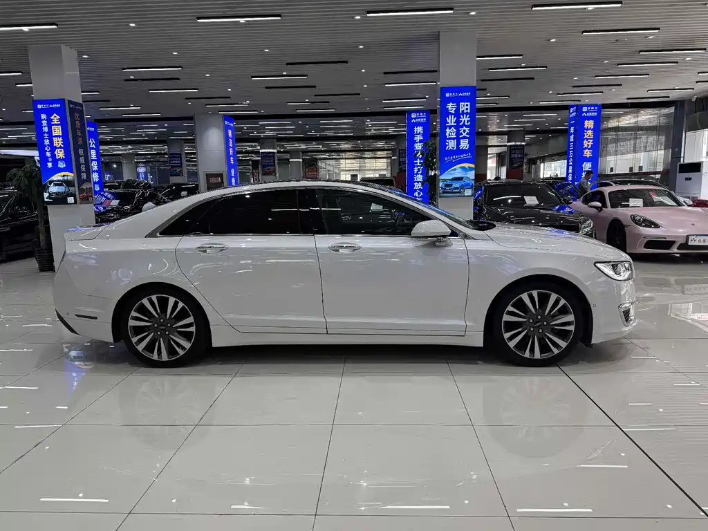 Lincoln MKZ 2021