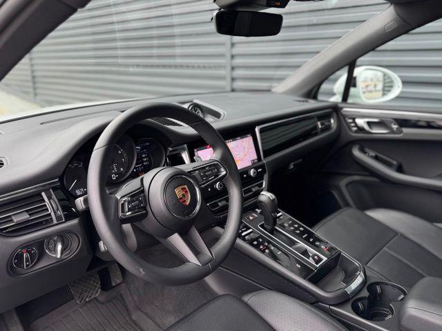 Porsche Macan 2025