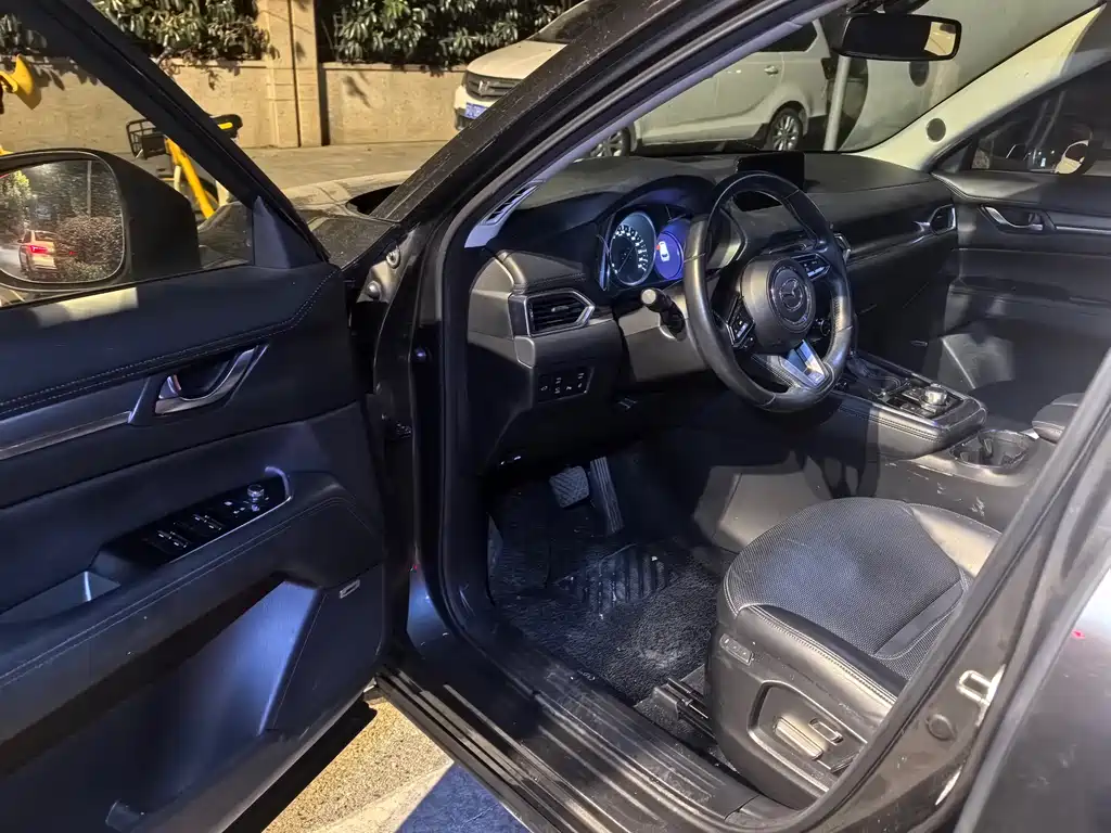 Mazda CX-8 2023