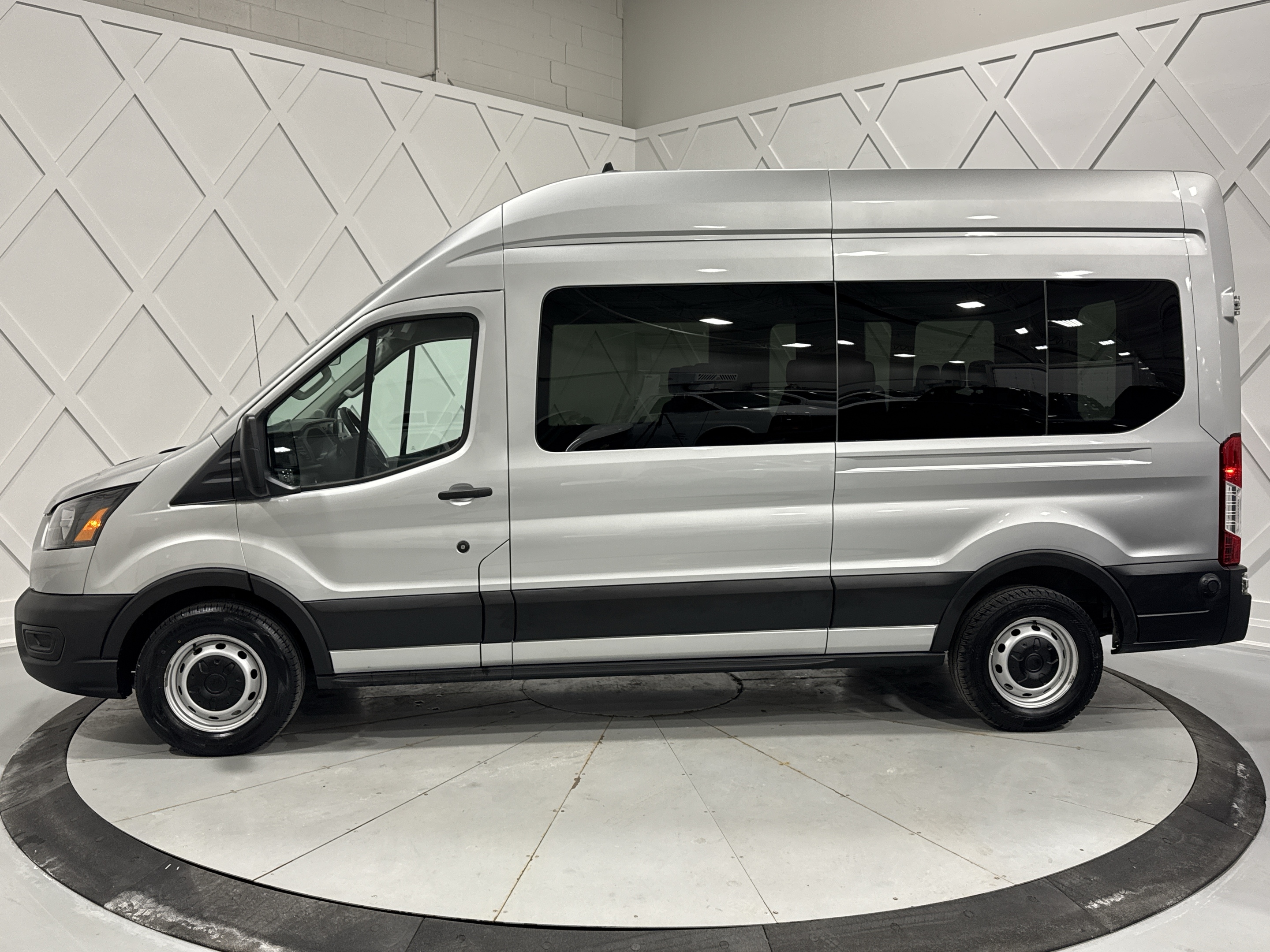 Ford Transit 2024