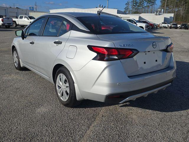 Nissan Versa 2024