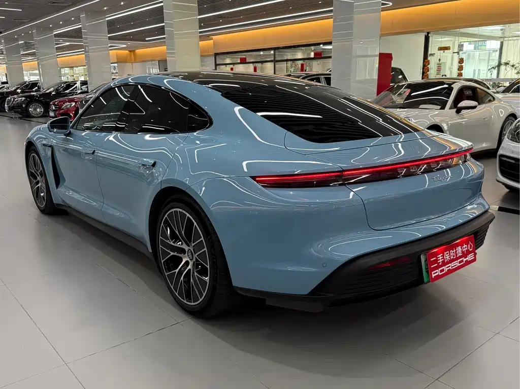 Porsche Taycan 2021