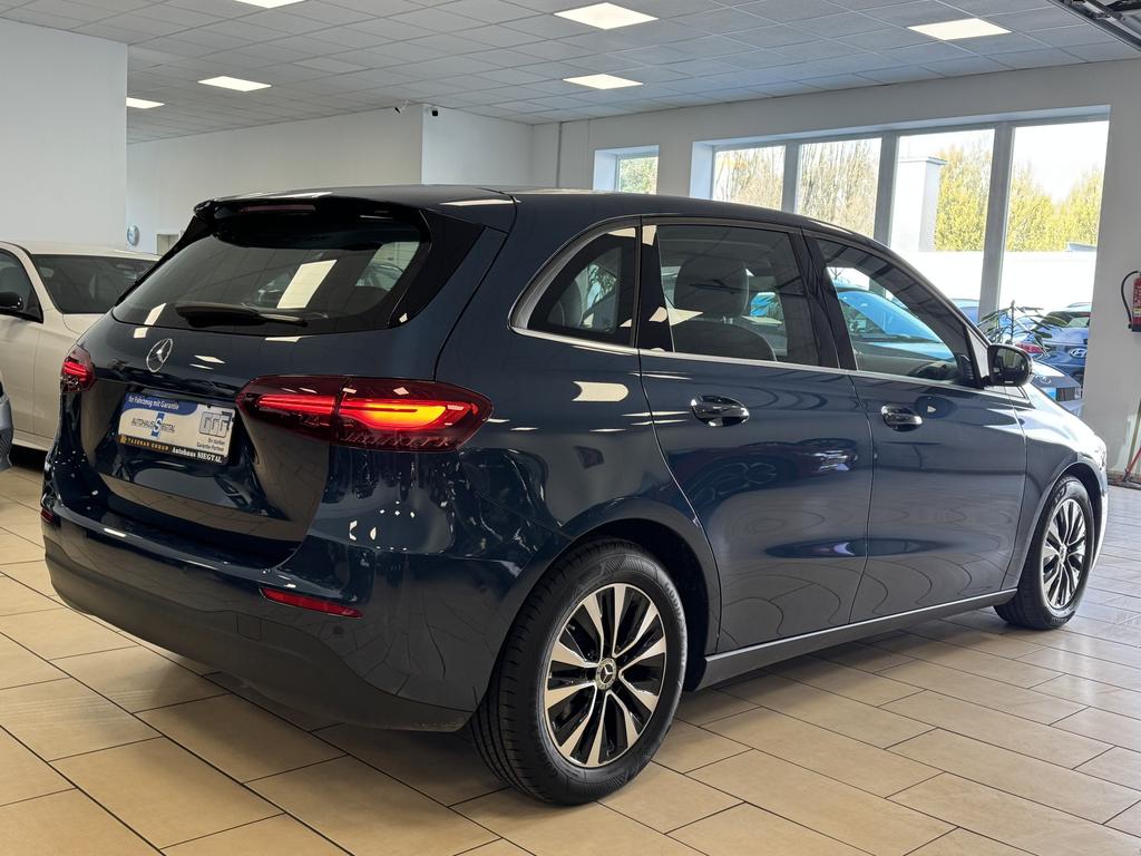 Mercedes-Benz B 180 2023