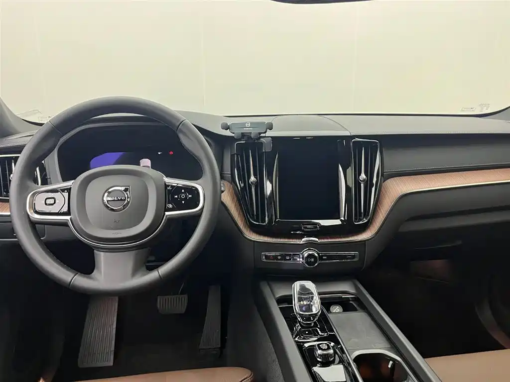 Volvo XC60 2024