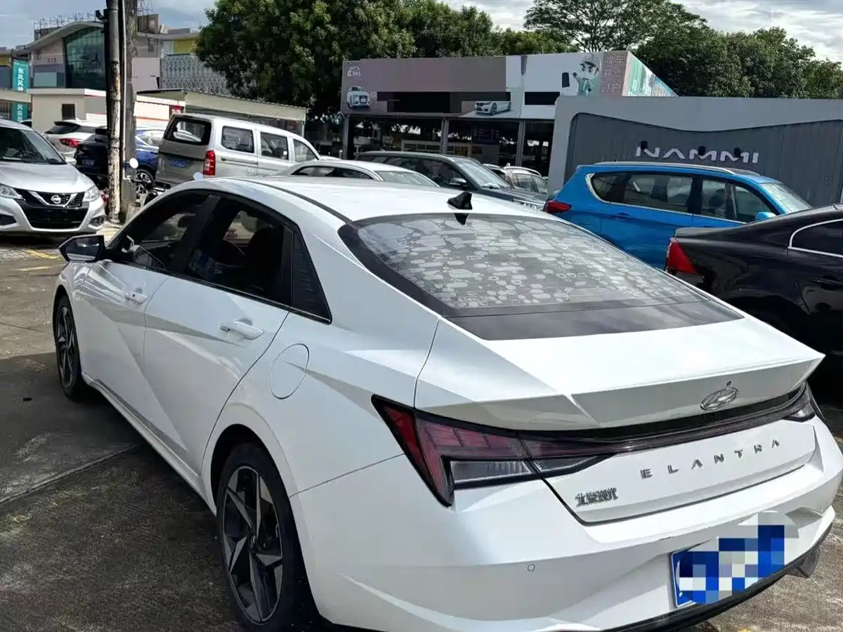 Hyundai Elantra 2021