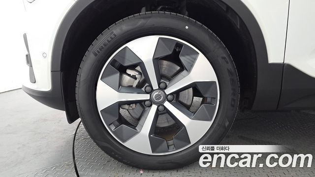 Volvo XC40 2024