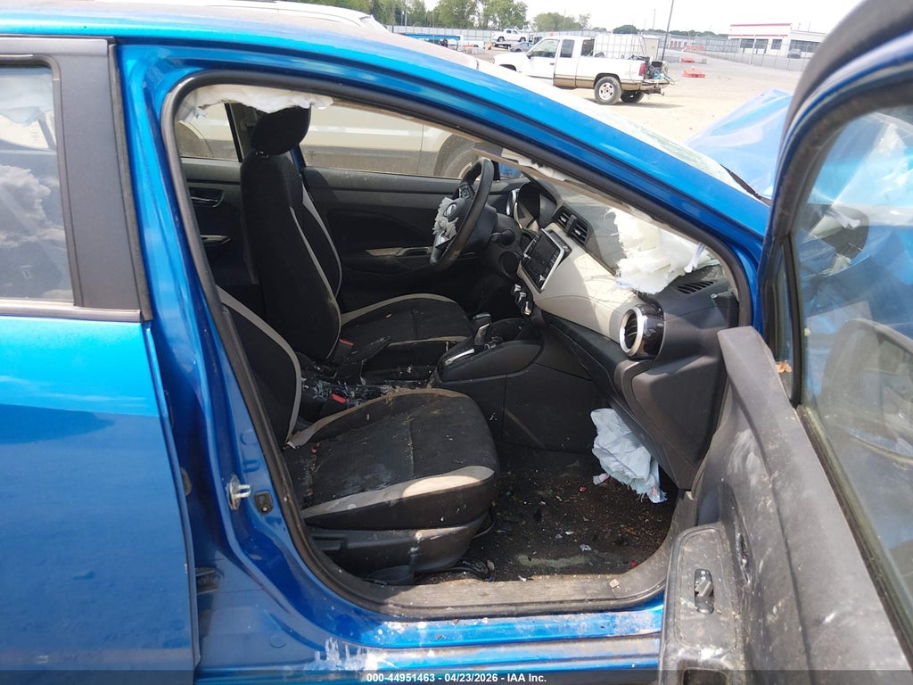 Nissan Versa 2021