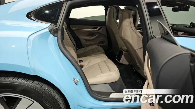 Porsche Taycan 2021