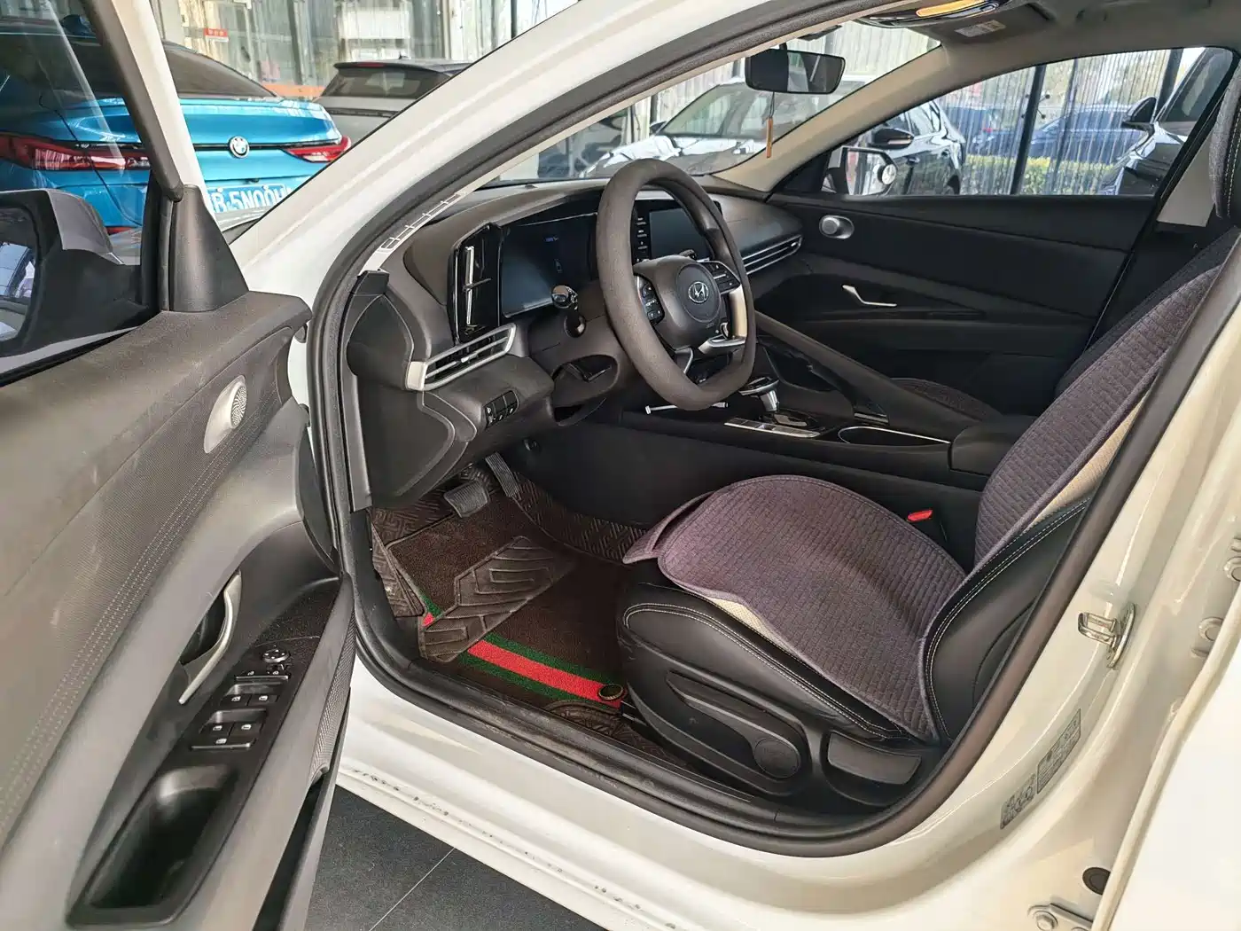 Hyundai Elantra 2024