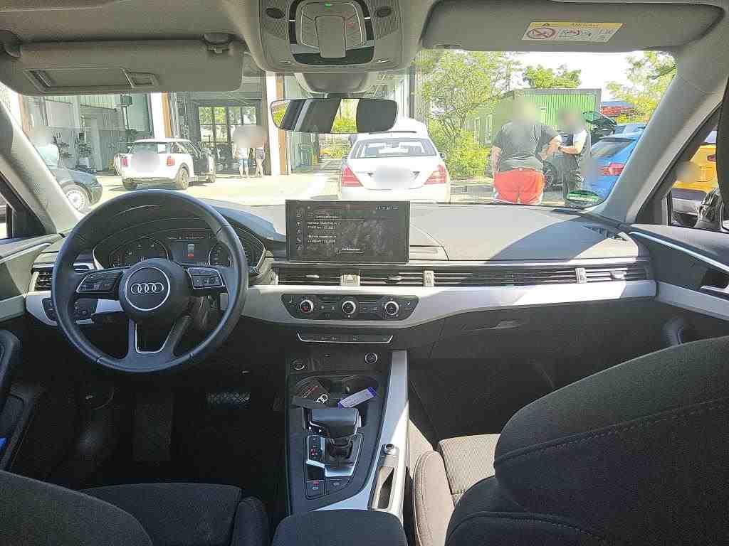 Audi A4 2023