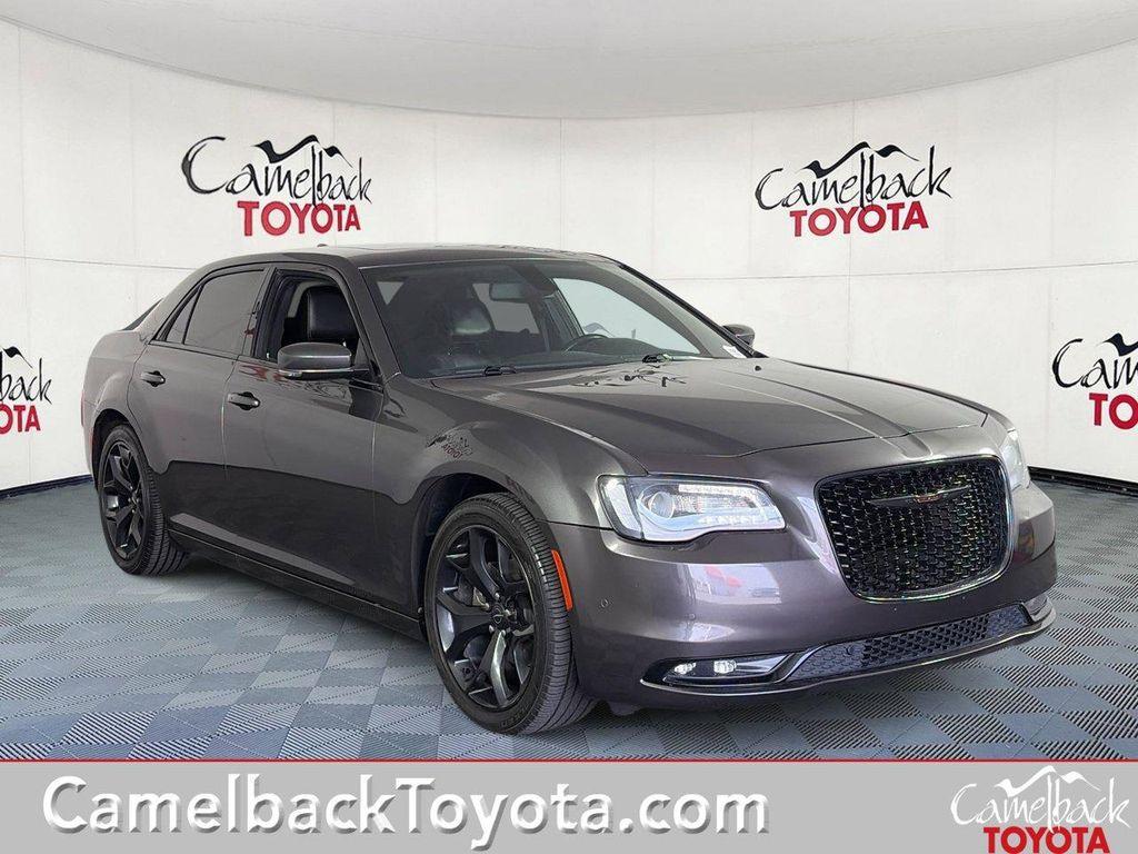 Chrysler 300 2021