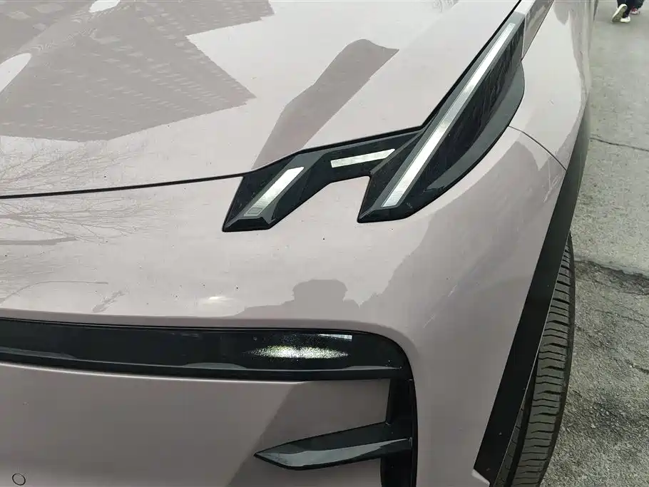 Zeekr X 2024