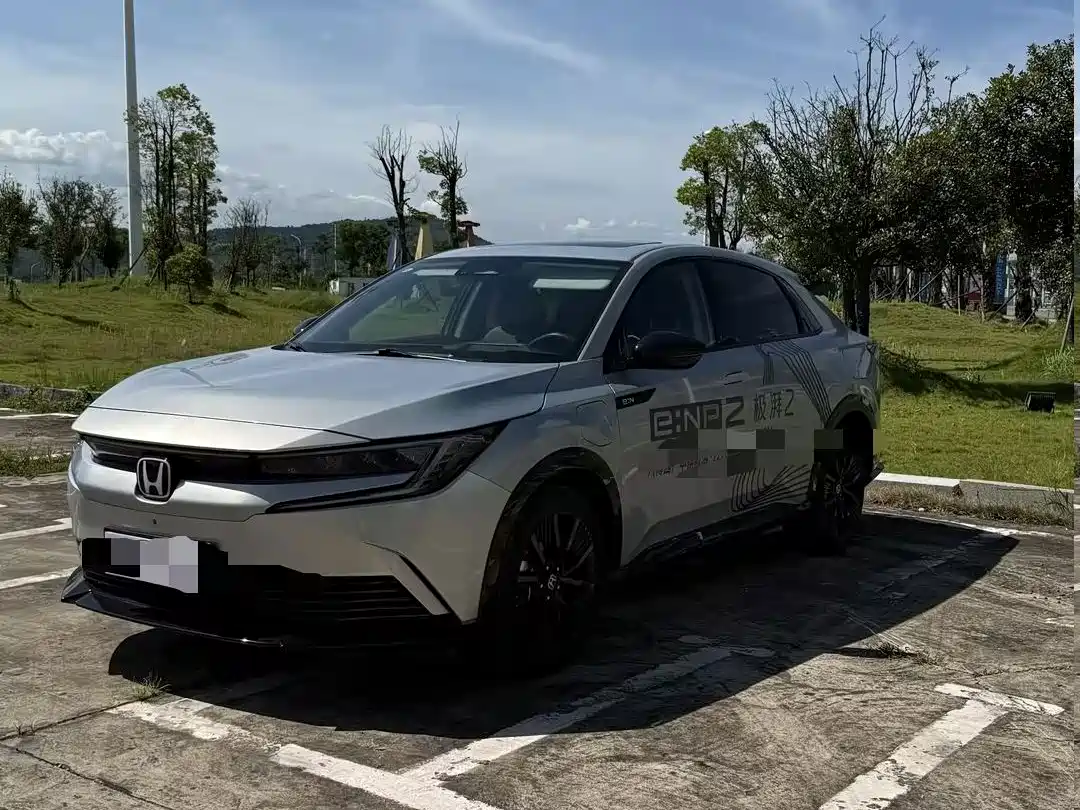 Honda e:NP2 2024