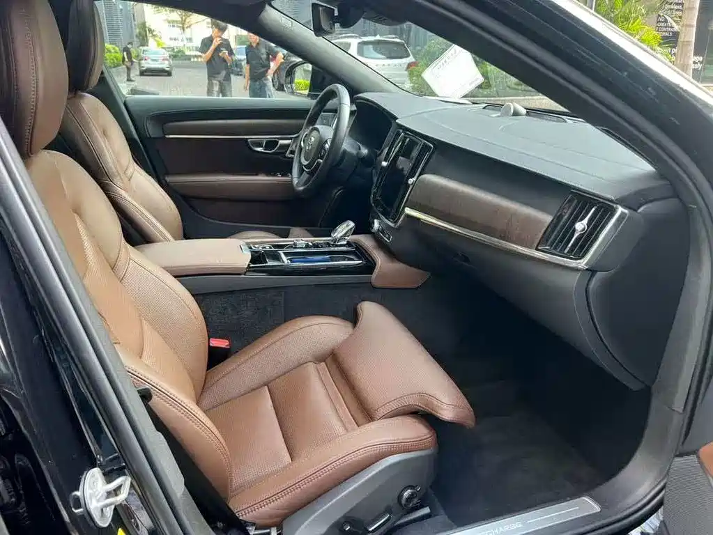 Volvo S90 2024