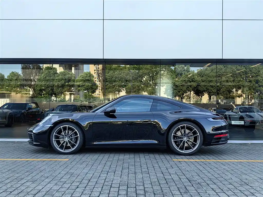 Porsche 911 2023