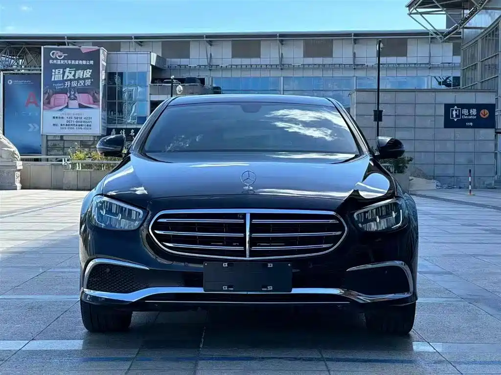 Mercedes-Benz E-Класс 2023
