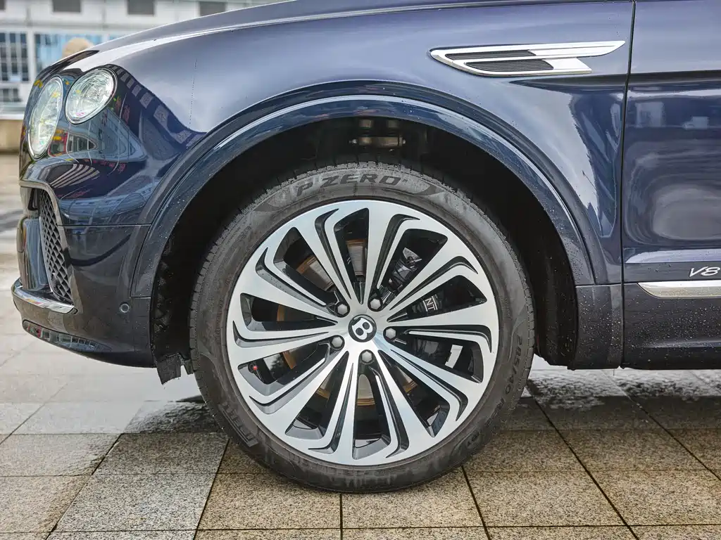 Bentley Bentayga 2023