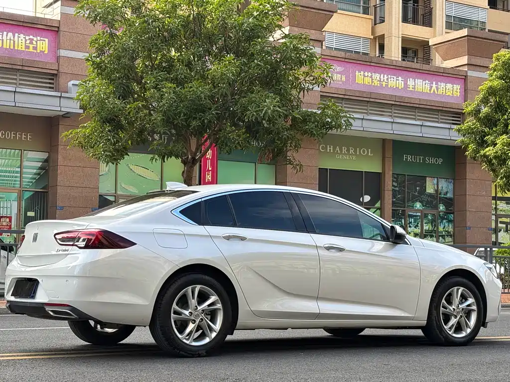 Buick Regal 2024