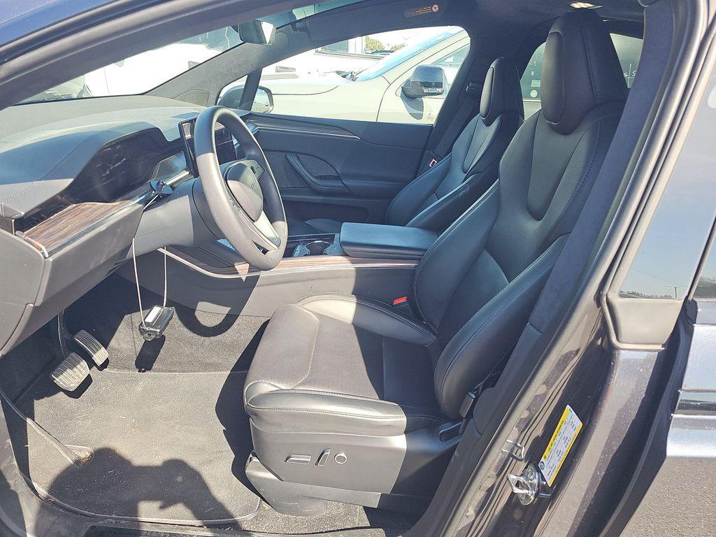Tesla Model X 2024