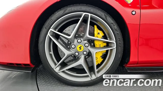 Ferrari F8 2022
