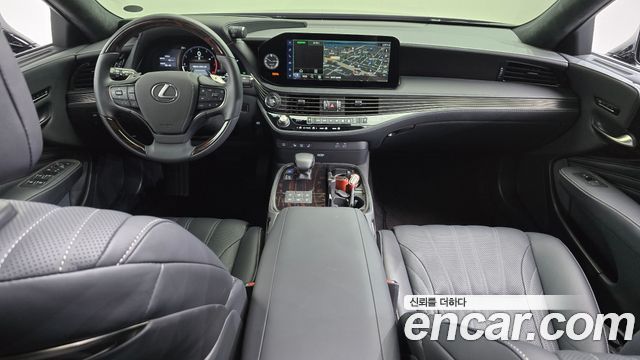 Lexus LS 2024