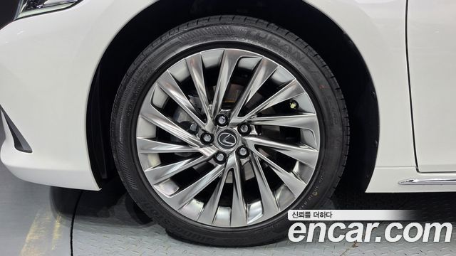 Lexus ES 2026