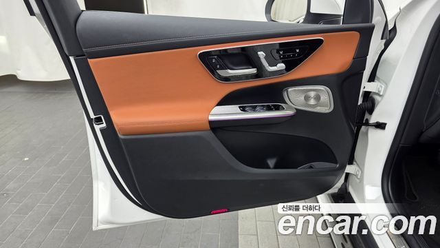 Mercedes-Benz GLC 2025