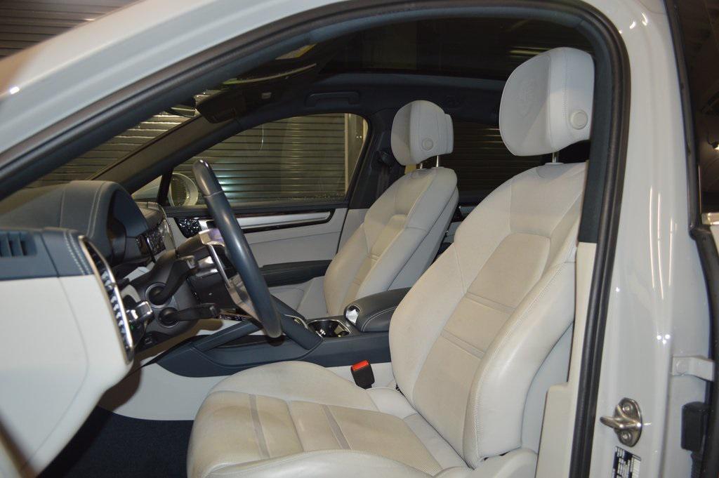Porsche Cayenne 2021