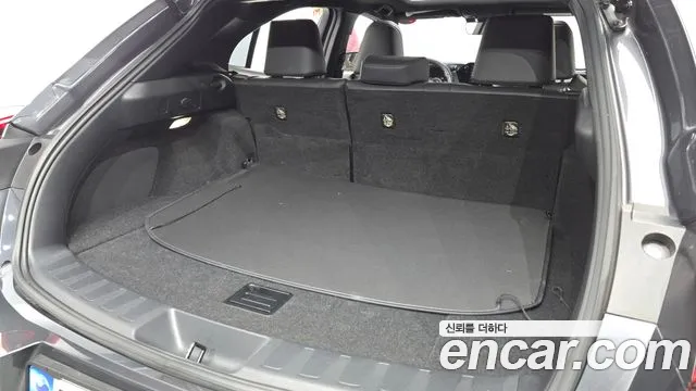Lexus UX 2023