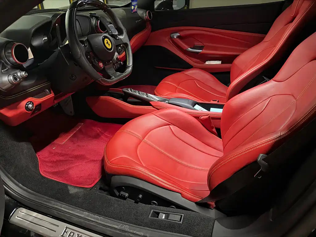 Ferrari F8 2022