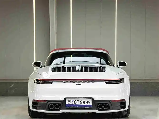 Porsche 911 2023