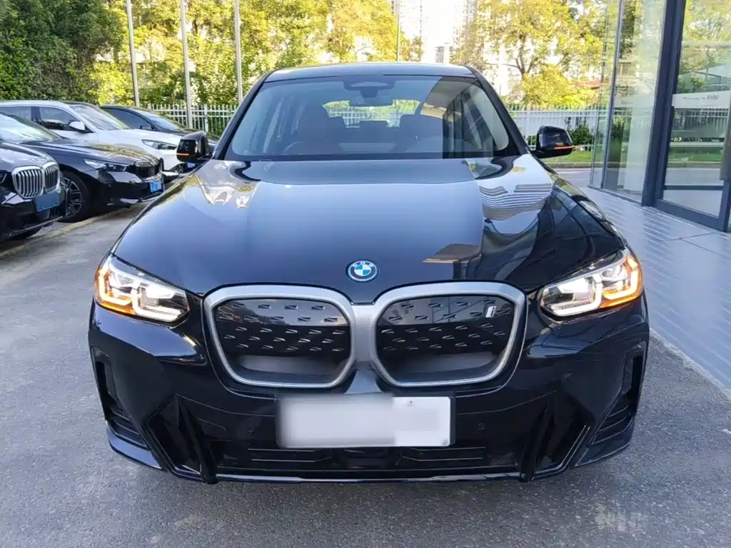 BMW iX3 2023