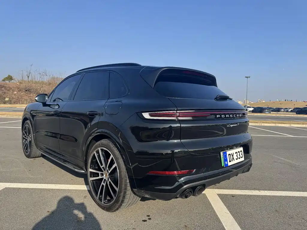 Porsche Cayenne 2024