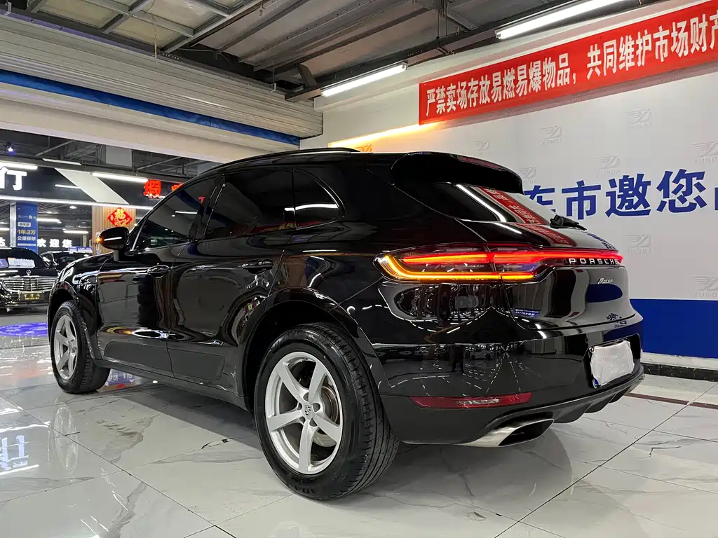 Porsche Macan 2021