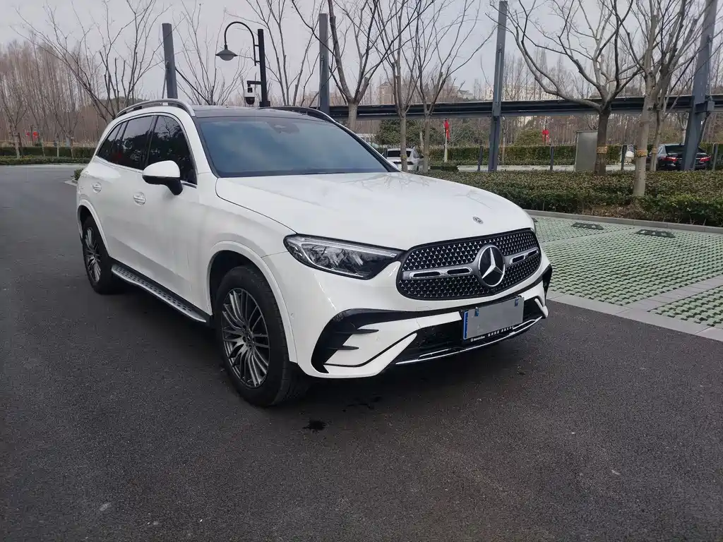 Mercedes-Benz GLC 2023