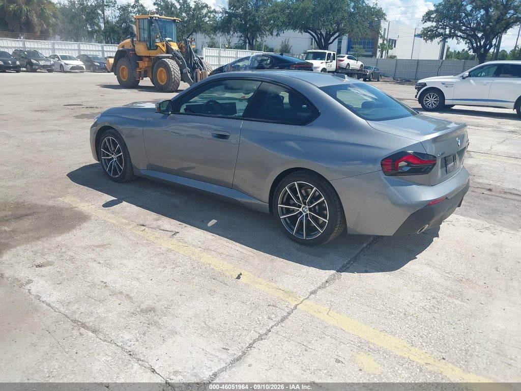 BMW 230 2026