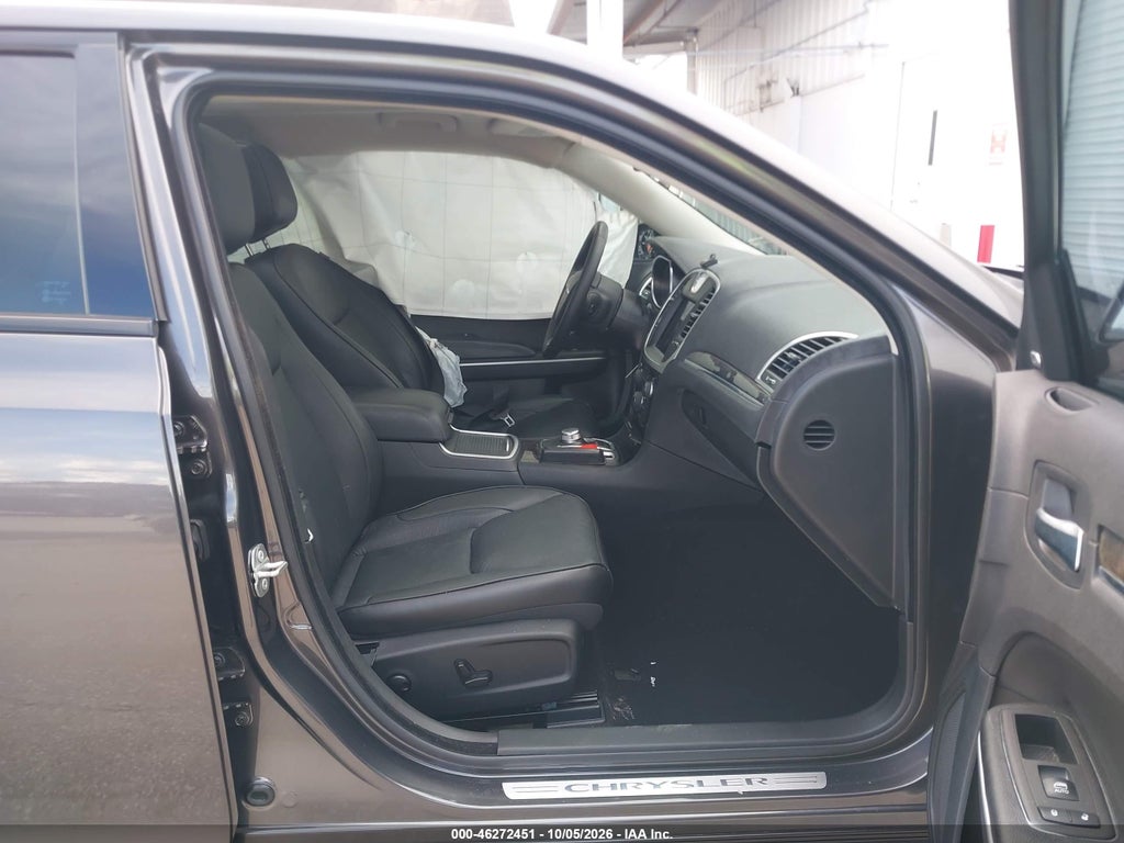 Chrysler 300 2023