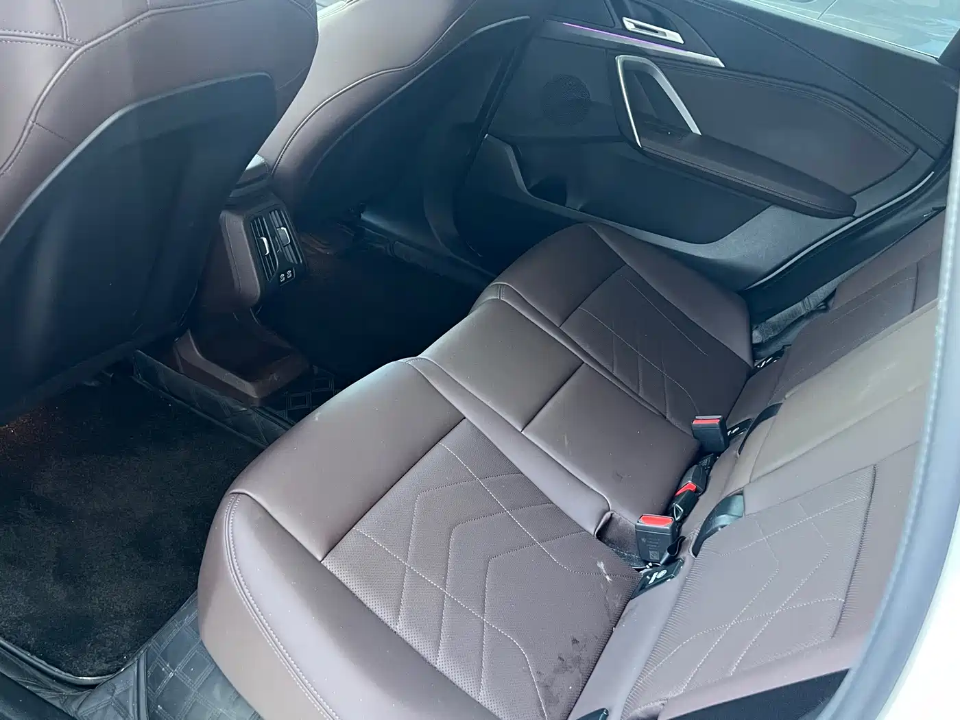 BMW iX1 2025