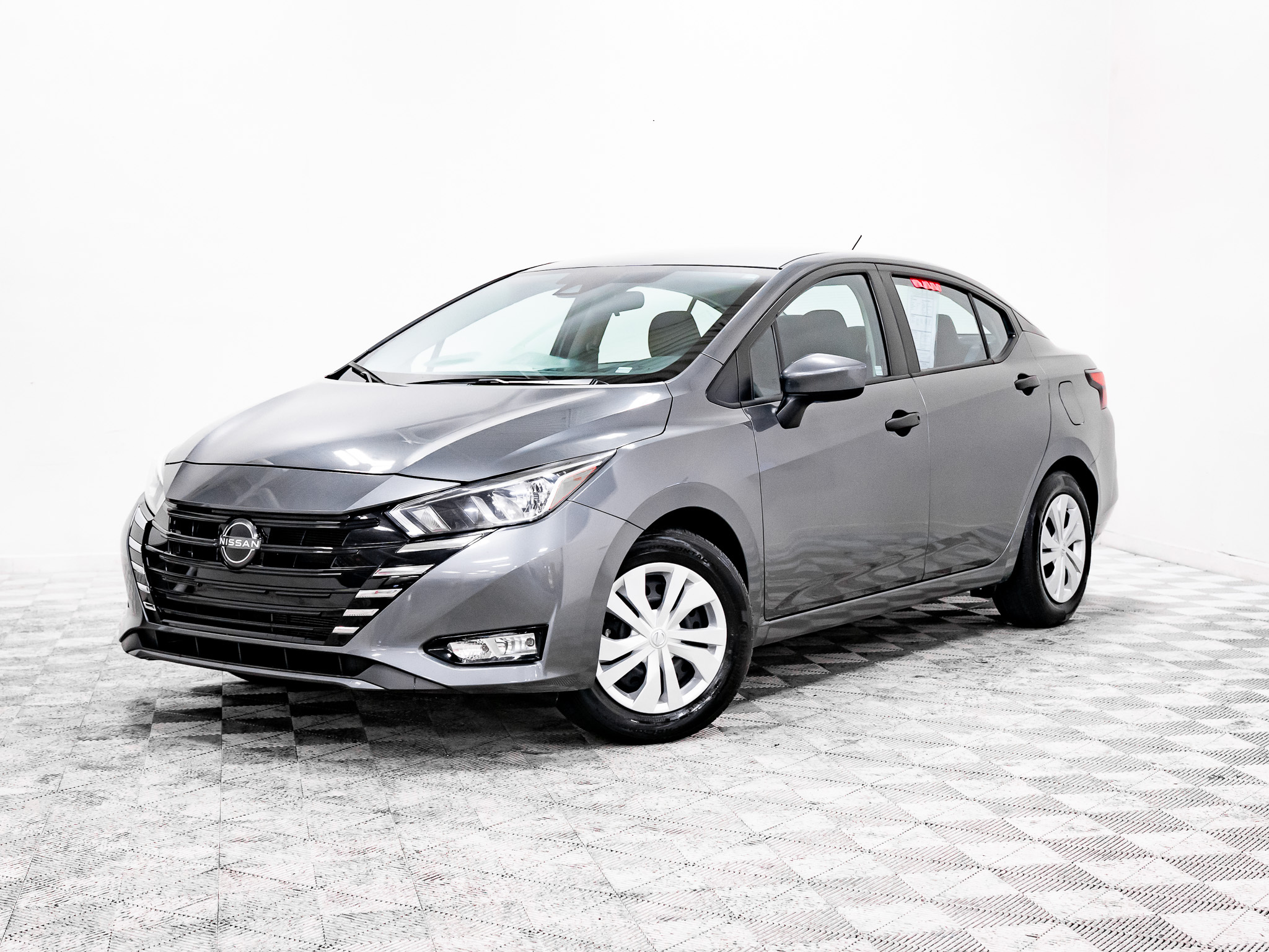 Nissan Versa 2023