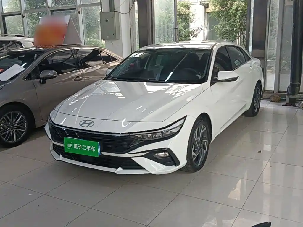 Hyundai Elantra 2025