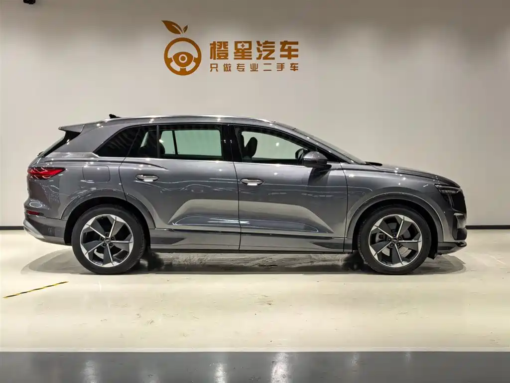 Audi Q5 e-tron 2024