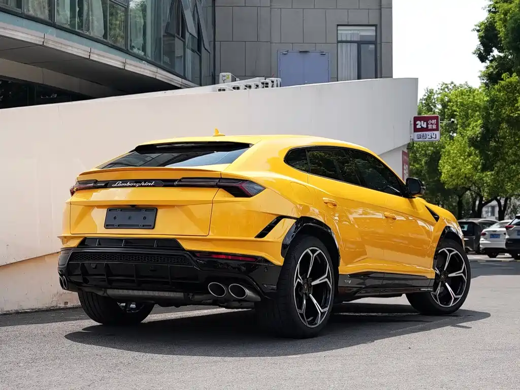 Lamborghini Urus 2024
