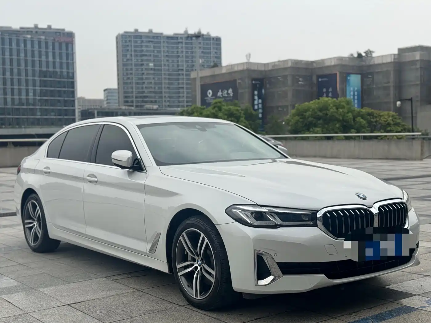 BMW 5 серии 2021