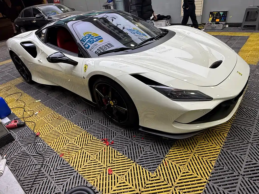 Ferrari F8 2021