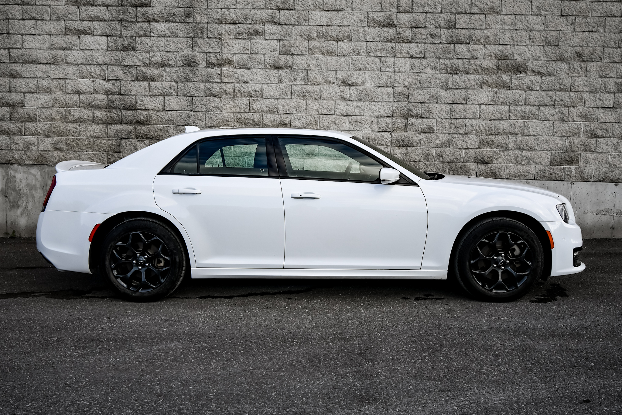 Chrysler 300 2023