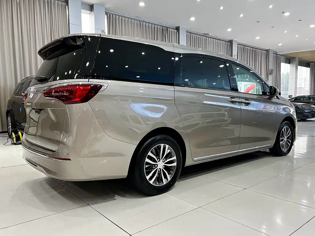Buick GL8 2024