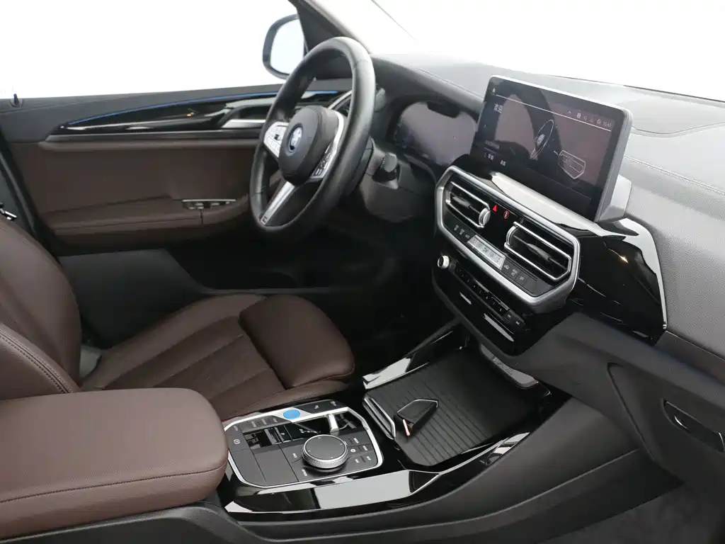 BMW iX3 2023